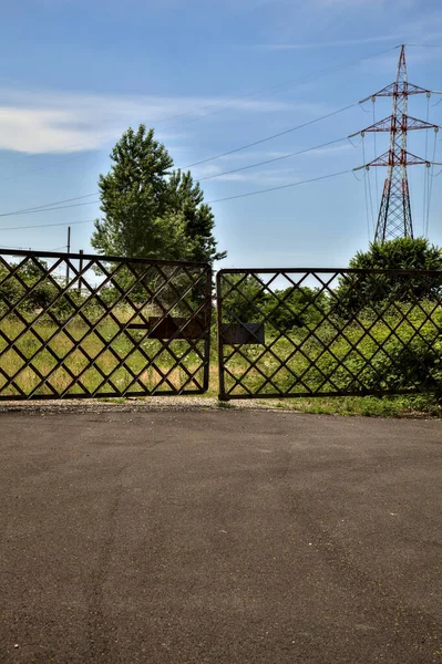 Puerta Cerrada Entrada Una Estación Tren Verano — Foto de Stock