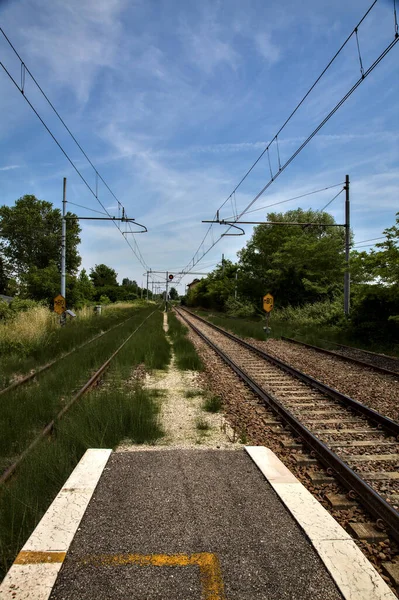 Voies Ferrées Vues Depuis Une Plate Forme Une Gare Vide — Photo