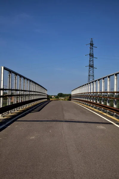 Vyvýšená Chodba Cyklistické Stezky Italském Venkově Při Západu Slunce Létě — Stock fotografie