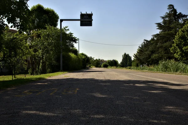 Strada Vuota Nella Campagna Italiana Una Giornata Limpida Estate — Foto Stock