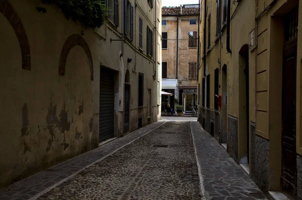 Narrow Street Shade — Stock Photo, Image