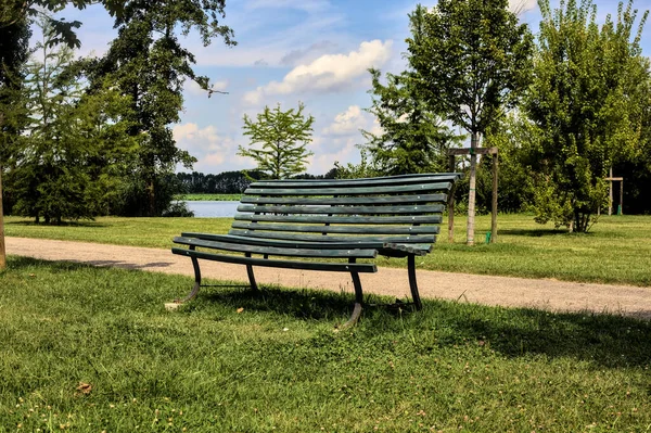 Bench Edge Path Park Next River Clear Day Summer — Stock Photo, Image