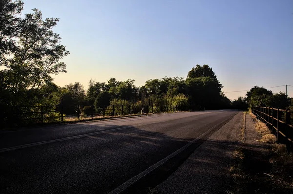 Brücke Auf Dem Land Bei Sonnenuntergang — Stockfoto