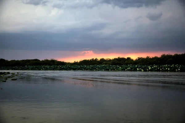 Pôr Sol Sobre Rio Campo Italiano Antes Uma Chuva — Fotografia de Stock