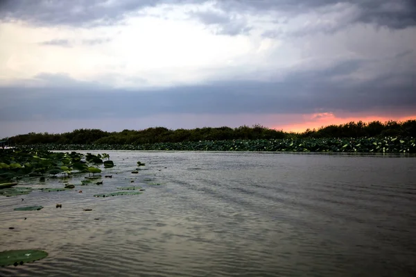 Pôr Sol Sobre Rio Campo Italiano Antes Uma Chuva — Fotografia de Stock