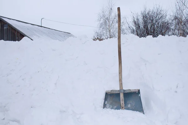 Cleaning Lot Snow Shovel — Stock Photo, Image