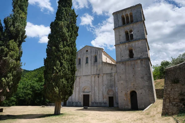 Před Opatstvím San Liberatore Maiella Abruzzo — Stock fotografie