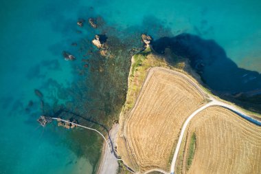 Punta Aderci Abruzzo sahilinin geniş hava manzarası
