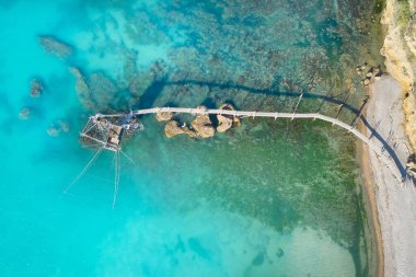 Bahşiş aderci vasto abruzzo taşkınlığında dikey hava görüntüsü