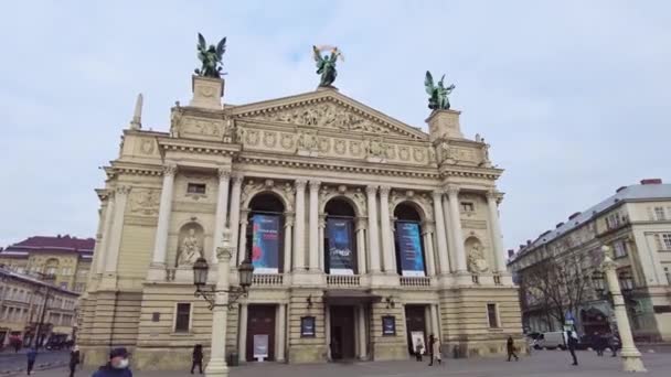 Lviv opéra bâtiment ville Voyage hyperlapse — Video