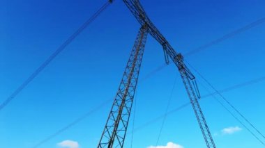 Yalıtımlı Yüksek Voltaj Elektrik Kulesi