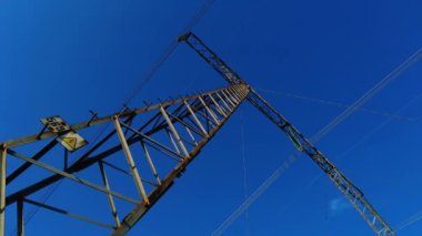 Yalıtımlı Yüksek Voltaj Elektrik Kulesi