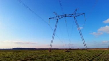 Yalıtımlı Yüksek Voltaj Elektrik Kulesi