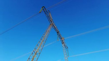 Yalıtımlı Yüksek Voltaj Elektrik Kulesi