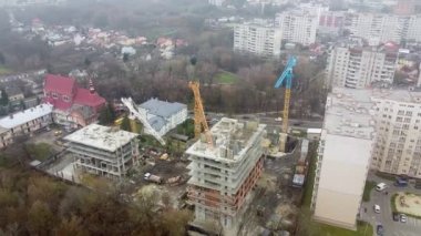 Turna kulesi çalışıyor. Kuadkopterden görünüyor.