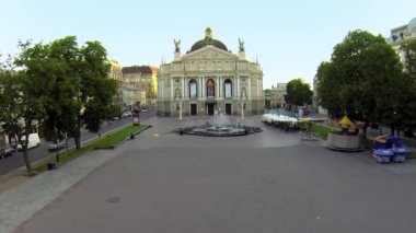 Lviv Opera Tiyatrosu - havadan görünümü
