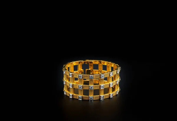 Bracciale Oro Con Diamanti Isolati Sfondo Nero Accessori Moda Design — Foto Stock