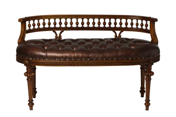 Sofa Antik Kerangka Kayu Yang Diukir Dan Jok Berlapis Kulit — Stok Foto