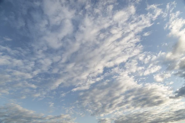 Céu azul e nuvens — Fotografia de Stock