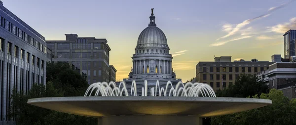 Capital al atardecer — Foto de Stock