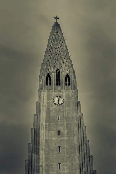Hallgrímskirkja v Reykjaviku na den — Stock fotografie