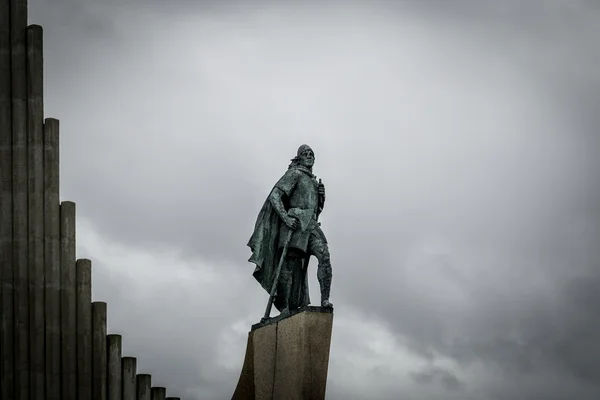 Hallgrimskirkja dışında Leif Erikson — Stok fotoğraf