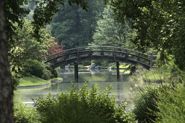 Garden bridge — Stock Photo, Image