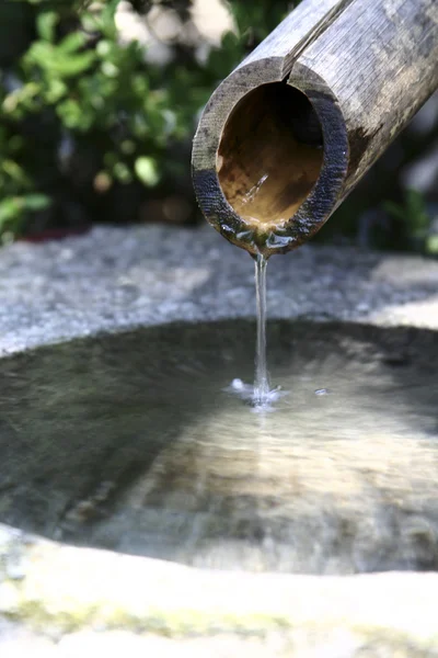 Kleiner Brunnen — Stockfoto