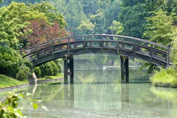 Garden bridge — Stock Photo, Image