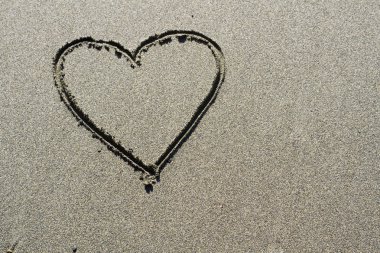Kumda bir kalp