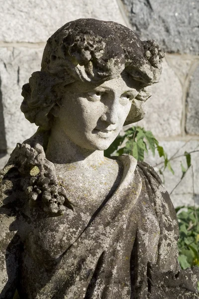 Garden goddess sculpture — Stock Photo, Image