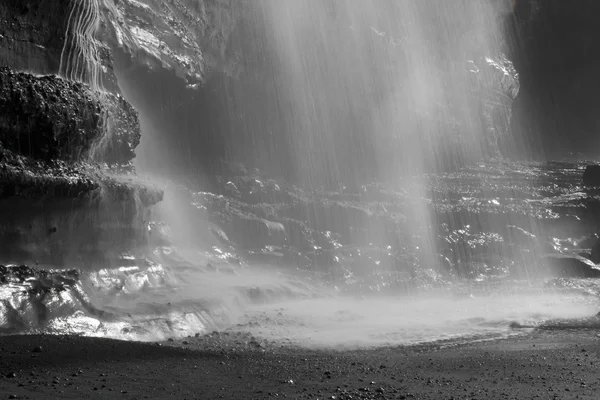 Mystic Beach vattenfall — Stockfoto