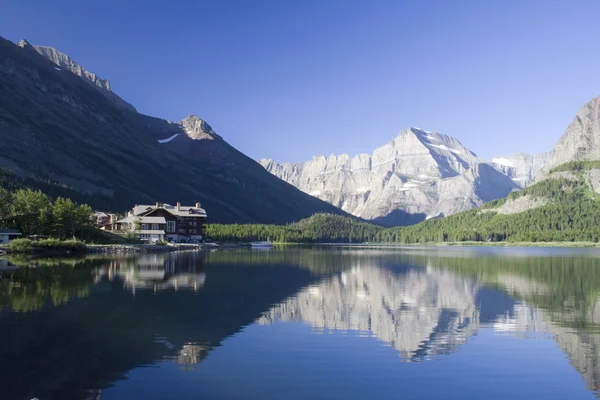 Lago Swiftcurrent — Foto de Stock