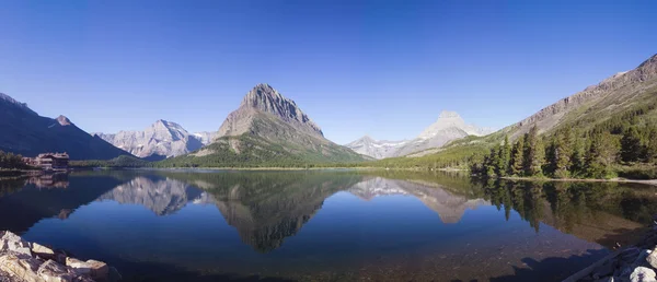 Lago de corrente rápida — Fotografia de Stock