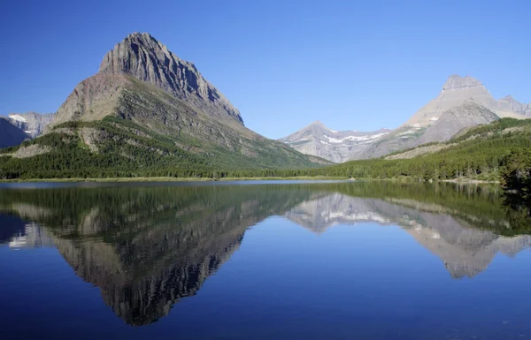 Lago de corrente rápida — Fotografia de Stock