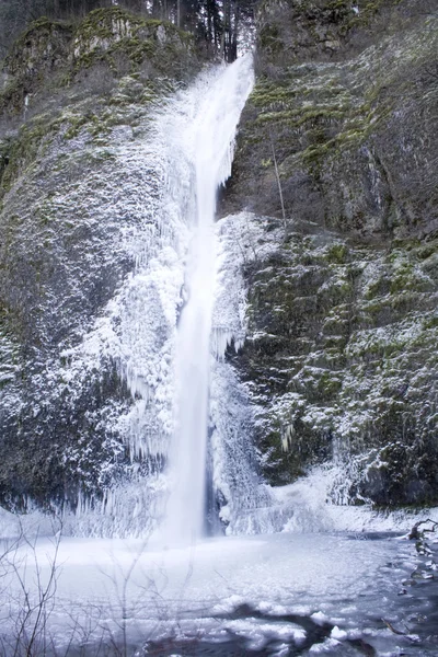 スギナの滝凍結 — ストック写真