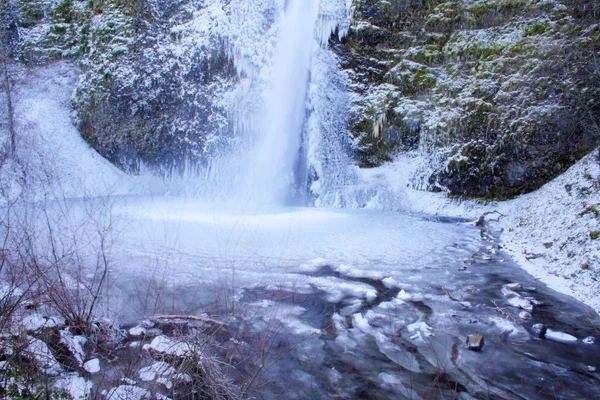 冻结的马尾瀑布 — 图库照片