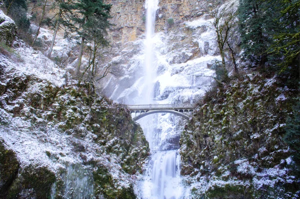 Multnomah Falls fryst — Stockfoto