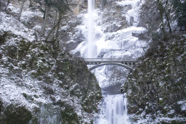 冷凍マルトノマ滝 — ストック写真