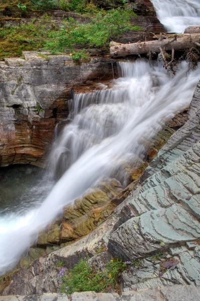 Glacier nationalpark vattenfall — Stockfoto