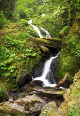 Demet dere Falls