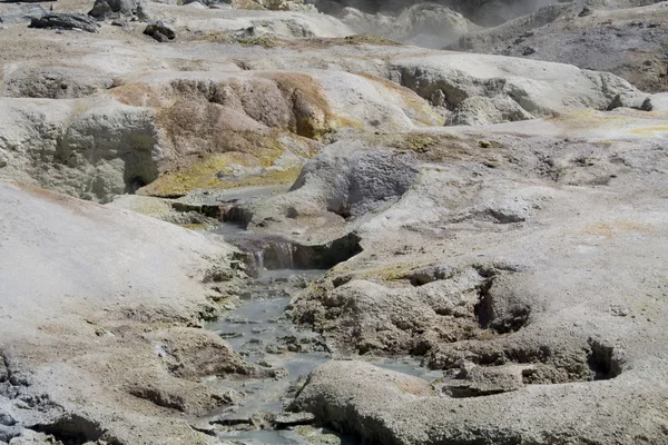 Escorrentía de aguas termales — Foto de Stock