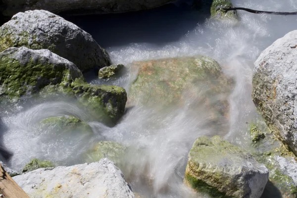 Water en rotsen — Stockfoto