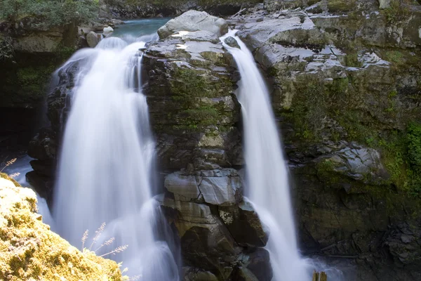 Cachoeira cai — Fotografia de Stock