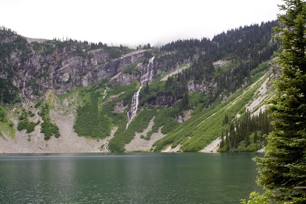 Deštivé jezero Falls — Stock fotografie