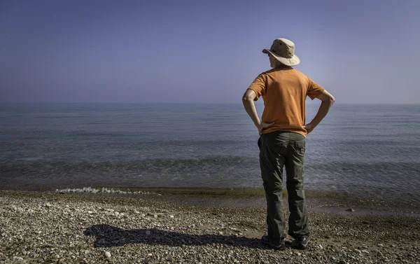 Kijken naar het water — Stockfoto