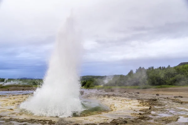 Strokkur. — Fotografia de Stock