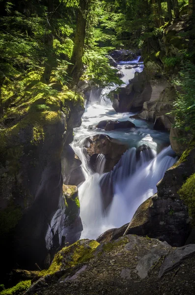 Avalanche riacho cai — Fotografia de Stock