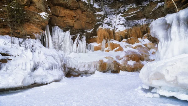 superior gölünün kıyısında