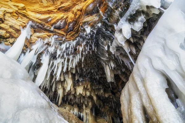 Große Eiszapfen — Stockfoto